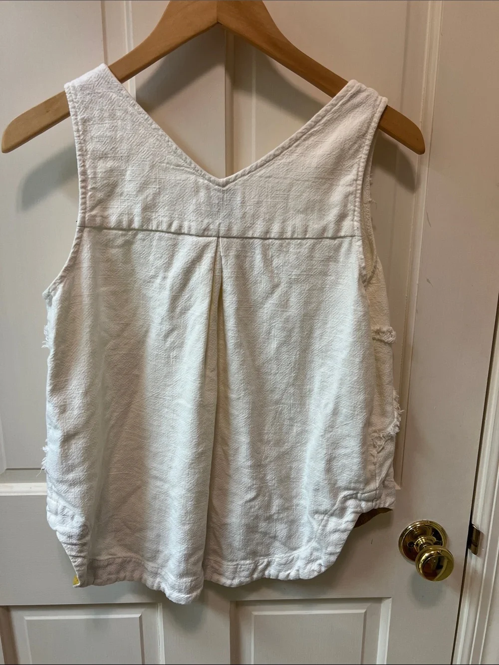 HD in Paris White Textured Fringe V-Neck Tank - Picture 2 of 3